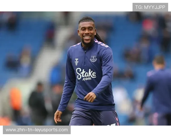 埃弗顿进攻犀利，伊沃比远射得分：一场精彩的进攻展现